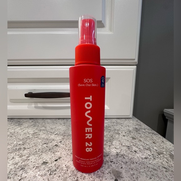 Tower 28 Daily S.O.S Facial Spray - Picture 2 of 4